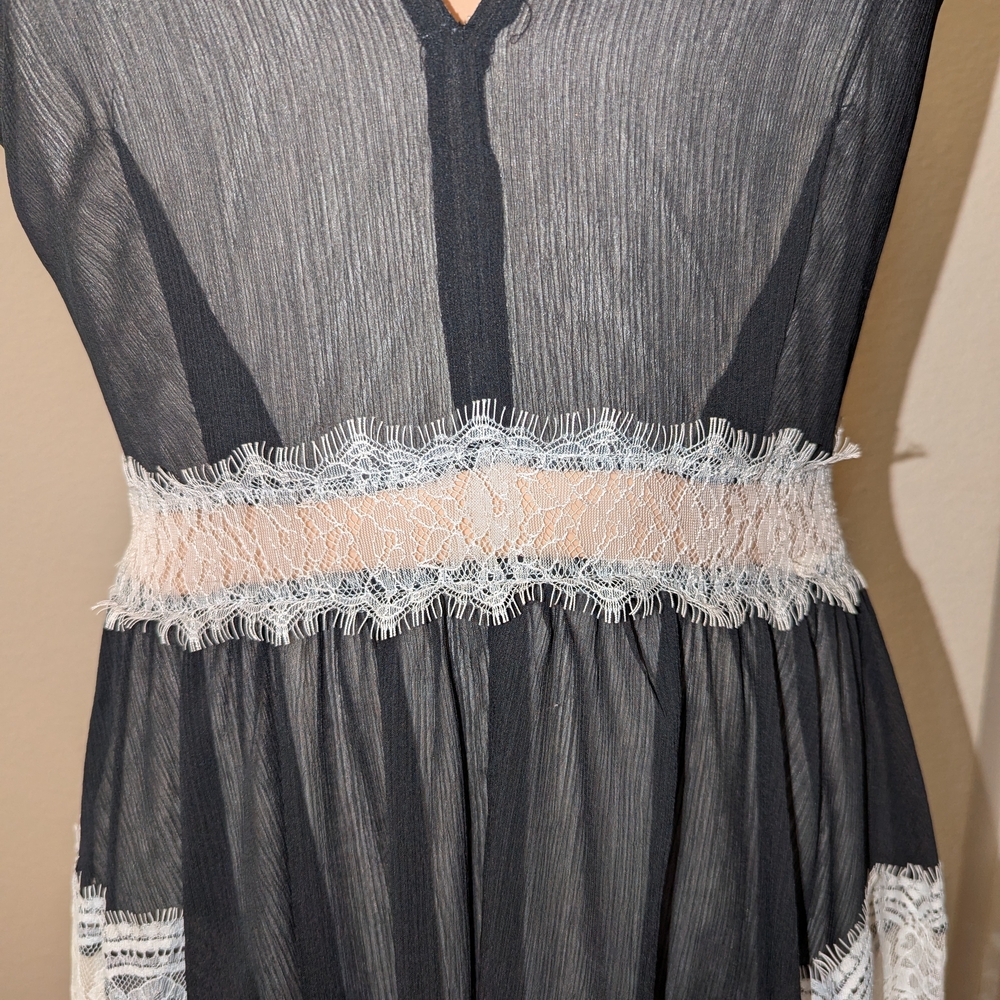 VENUS Black and White Maxi Dress with Lace Accents - Picture 4 of 5